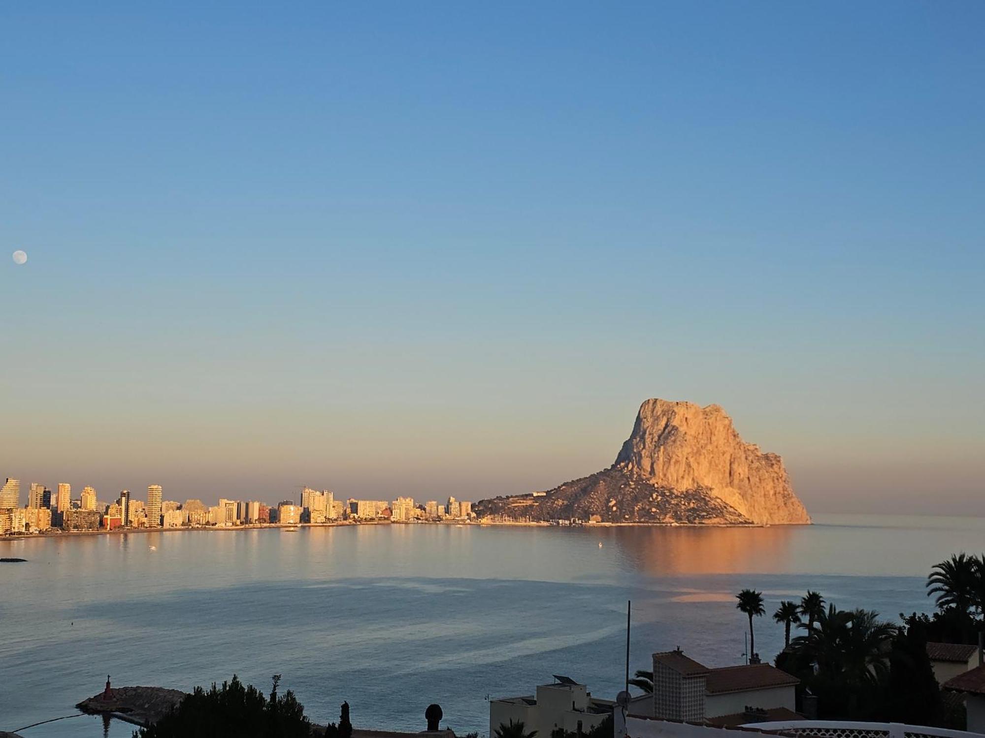 Appartamento Casa Veintiuno En Calp Esterno foto